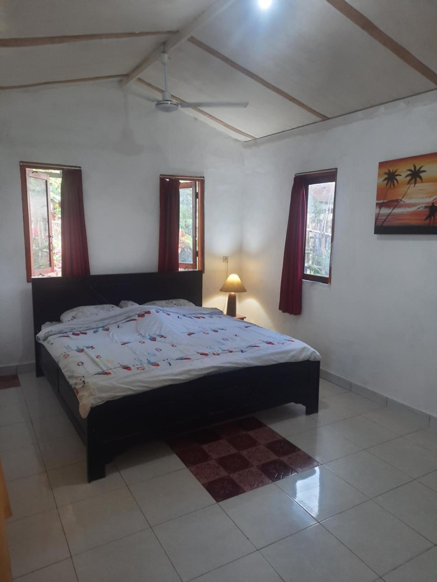 Red Beach Homestay Pasanggaran Oda fotoğraf